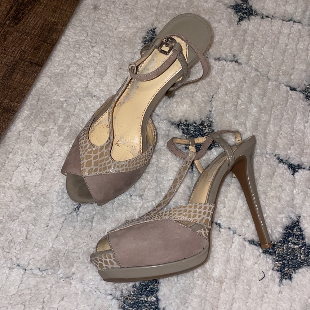 Gianni Bini Suede Gray Heels